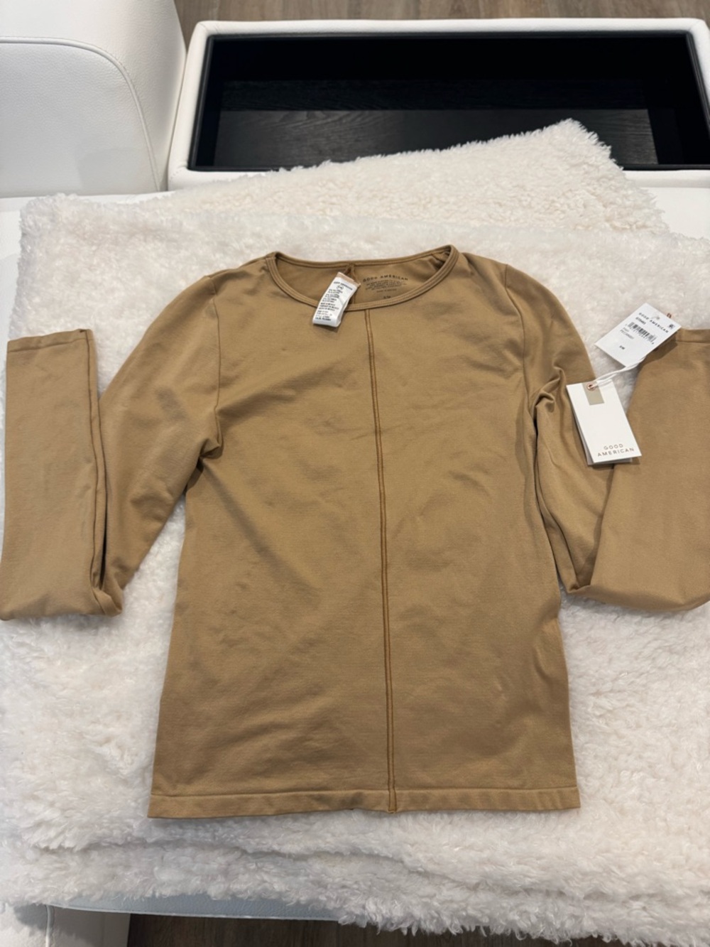 Good American Sculpted Seamless Long
Sleeve Top S/M- Pecan NWT